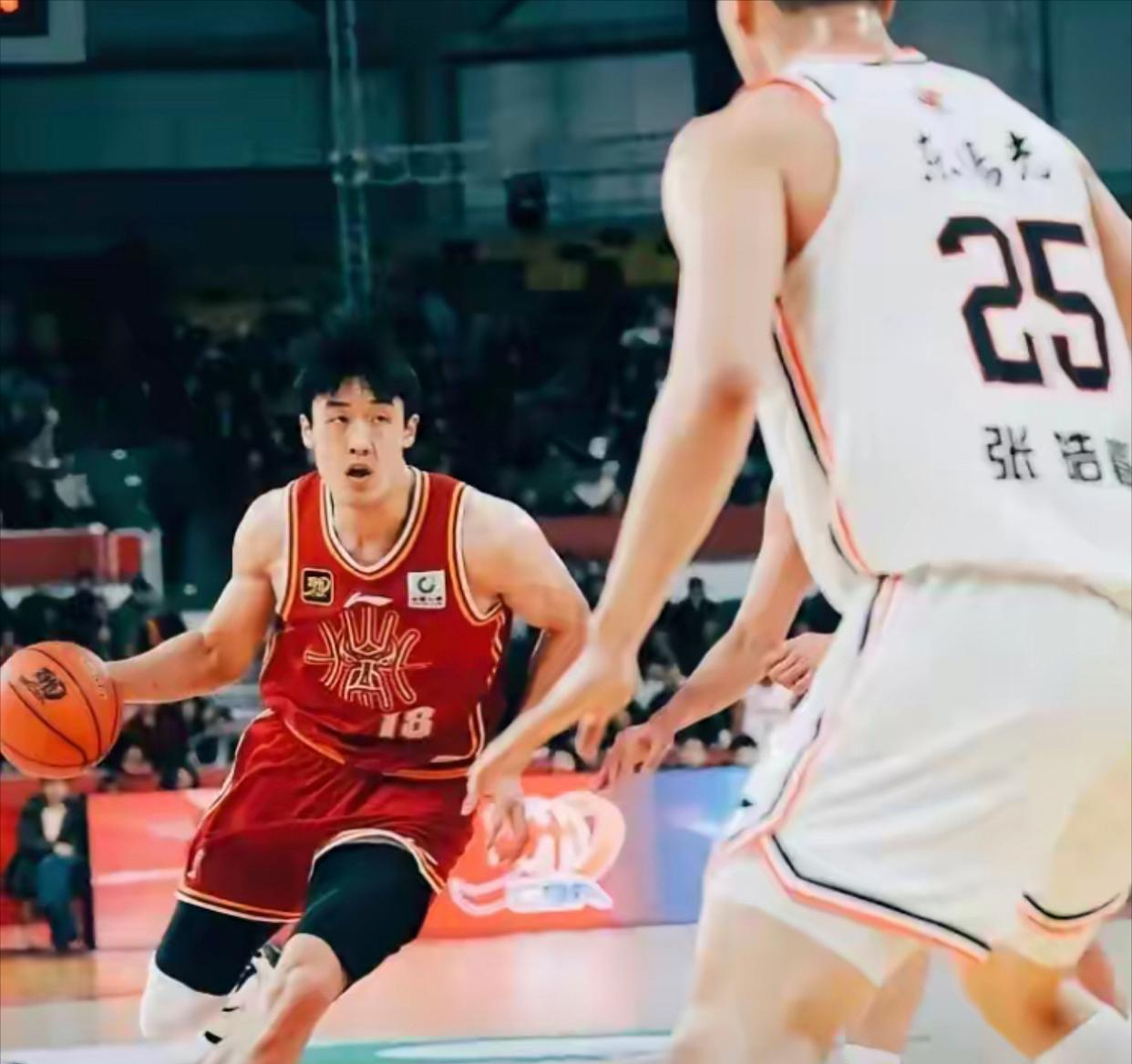 亚博体育-冲刺阶段广东宏远备战足总杯;造点机会细节曝光;压力陡增;细节决定成败的简单介绍-亚博体育